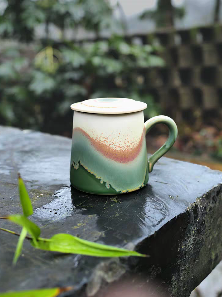 Xiangshang Mountain-Wild Green Lidded Mug, Handmade Jingdezhen Reactive Glaze Mug